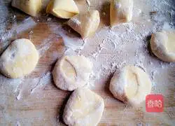 How to make pumpkin rose steamed buns Illustration 5