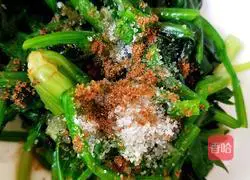 Illustration of how to make spinach with peanuts 11