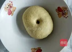 Illustration of how to make baked egg-flavored steamed buns 4