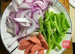 Ham and eggs Illustration of how to make fried instant noodles 1