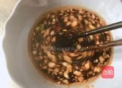 Illustration of how to make pea tip mushroom sauce noodles (Xiangha mushroom sauce) 7