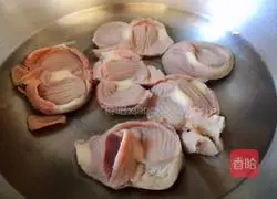 Illustration of how to make chicken gizzards in sauce 1