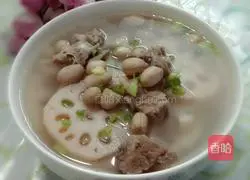 Lotus root and peanut pork ribs soup recipe 8