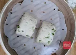 Illustration of how to make chive rolls 7