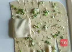 Illustration of making scallion pancakes that are crispy on the outside and soft on the inside 10