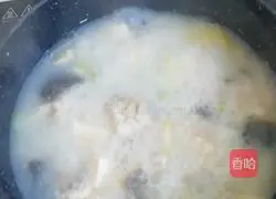 Illustration of how to make grouper tofu soup 7