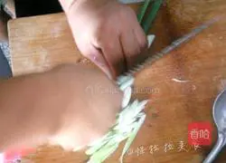 Illustration of how to make beans and pork noodles 4