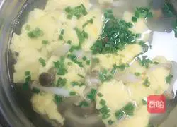  Crab meat, mushroom and egg soup recipe 4