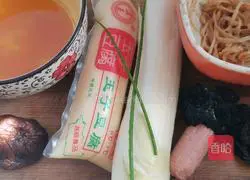 Illustration of how to make vinegar, pepper, corn, tofu and egg soup 3