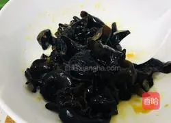Illustration of how to make cold black fungus 12