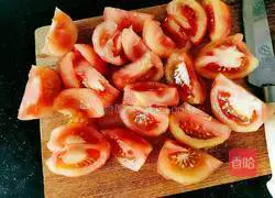 Bigfoot Illustration of how to make bean sprouts and beef tendon soup 12