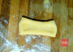 Illustration of how to make pumpkin rolls 13