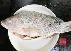 Tofu and crucian carp soup Illustration of how to do it 1