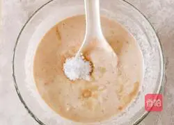 Illustration of how to make banana pancakes 6