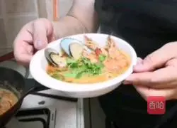 Thai Tom Yum Soup Recipe Illustration 7