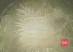 Illustration of how to make vegetable and pork ribs noodle soup 4