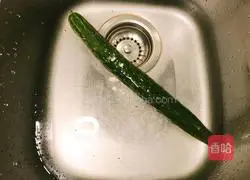 Illustration of how to shoot cucumbers 2