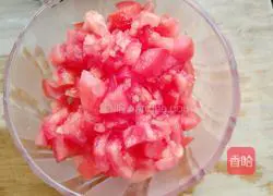 Illustration of making enoki mushroom tomato egg soup 4