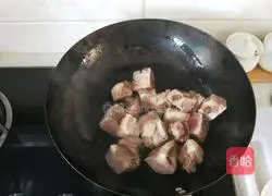 Illustration of how to make pork ribs stewed with sauerkraut 6