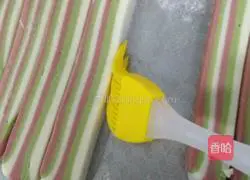 Illustration of how to make three-color steamed buns 6