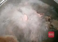 Bitter melon, soybean and pork bone soup recipe 3