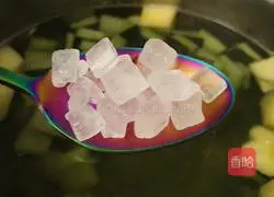 Winter Melon Peel and Apple Soup Recipe Illustration 7