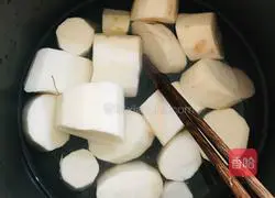 Illustration of how to cook local chicken with yam 1