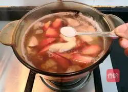 Illustration of how to make carrot, yam and pork ribs soup 12