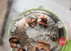 Illustration of how to make fruit tea 1