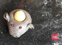 Illustration of how Zhu Bajie carries his wife on his back 10