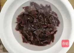 Illustration of how to make pork liver soup 2