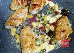 Illustration of braised chicken wings 5