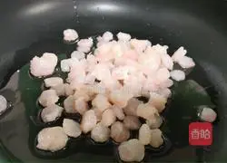 Illustration of how to make fried lettuce with shrimps 5