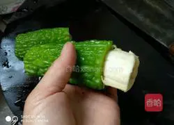  Illustration of how to make bitter melon and banana 5