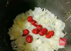 Illustration of Tremella, Snow Pear and Red Date Soup 4