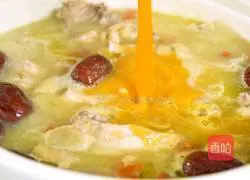 Illustration of how to make golden soup fish maw chicken 7