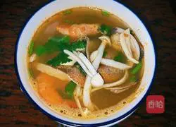 Seafood Tom Yum Soup Recipe Illustration 13