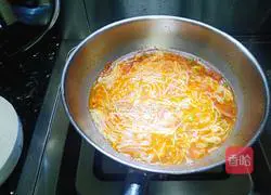 Illustration of how to make low-fat egg and mushroom soup 7