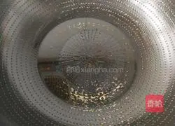 Illustration of how to make fish head soup (baby food supplement) 4