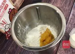 Illustration of how to make sweet potato bean paste cake 3