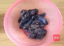 Coconut stewed black chicken soup recipe 2