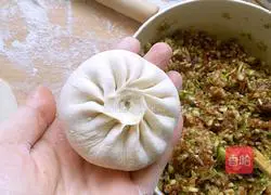 Fry the dough in water Illustration of how to make a bag 16