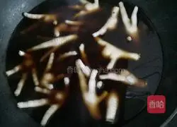 Illustration of braised chicken feet 3