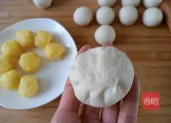 Illustration of how to make custard buns 15