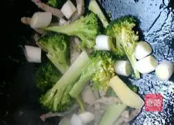 Illustration of how to make Weifang's famous braised food 5