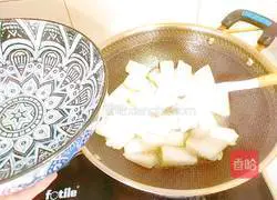 Winter Melon Meatball Soup Recipe Illustration 11