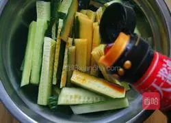 Illustration of Homemade Pickled Cucumbers 7