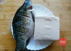 Illustration of how to make crucian carp tofu soup 1