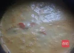 Illustration of how to make Thai coconut fish curry without adding a drop of water 5