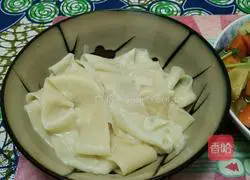 Illustration of how to make white skin noodles 11